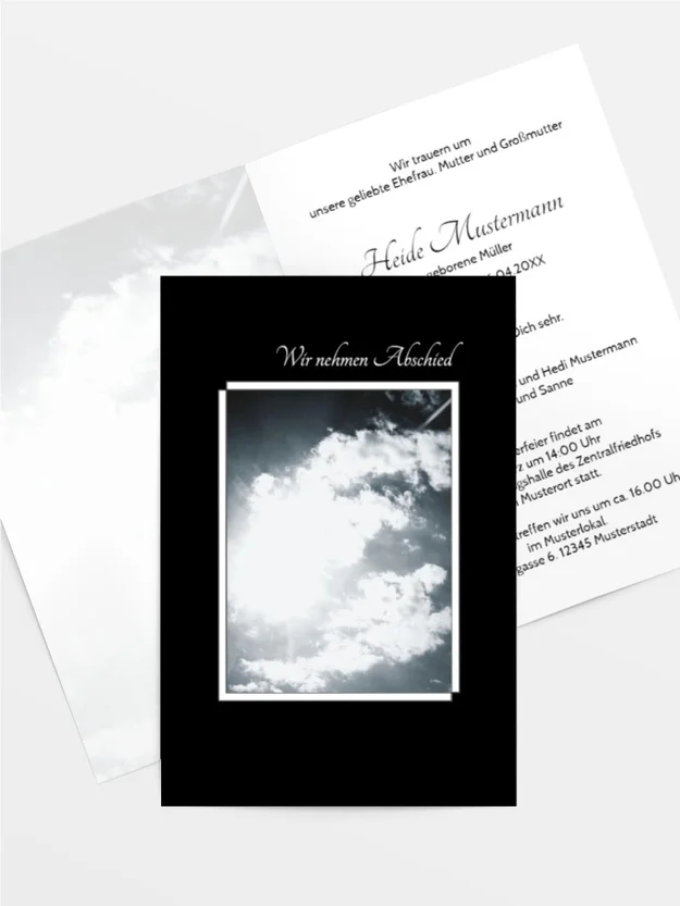 Trauerkarte Wolkenhimmel hoch