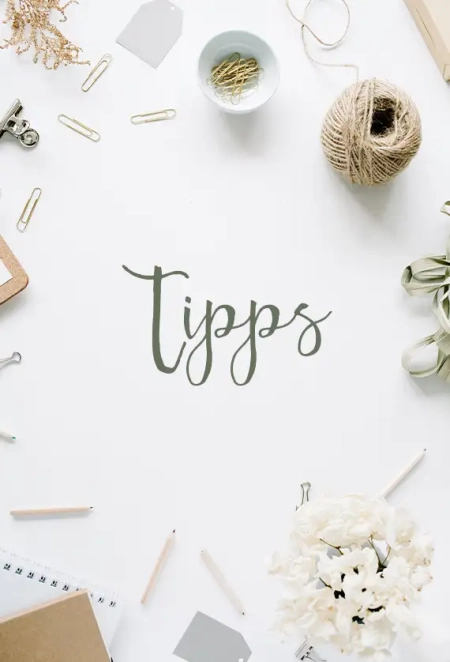 Tipps zu den Themen Hochzeit, Ballonkarten, Ballonflugkarten, Luftballonkarten, Hochzeitsspiel, Wunschkarten, und Postkarten werden geteilt. Bild ist im Boho Stil in warmen, weißen, leichten Farben gehalten.