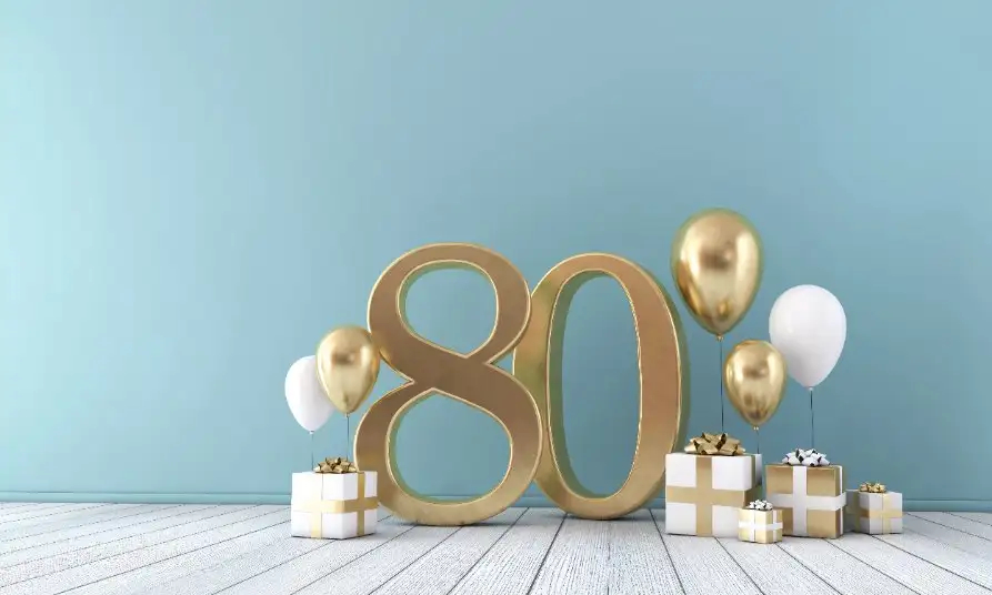 Goldene 80 vor Geschenk, mintfarbener Hintergrund, Umschläge und Kuverts im passenden Format wie A6, gestalten Sie Ihre eigenen Einladungen mit unseren goldenen und bunten Designs zum runden Geburtstag