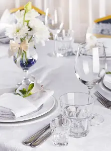 Namenskarte Kommunion Konfirmation, weiße + blaue Tischdekoration Schleifen und Blumen