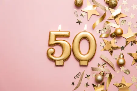 Elegante Deko zur Feier des runden Geburtstags in Rosa und gold – VIP Look