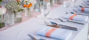 Tischkarte Taufe Mädchen, weiß, orange Schrift