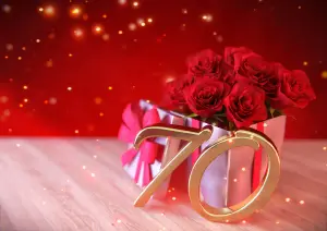 Geschenk zum runden Geburtstag schöne rote Rosen für die Feier, Einladungskarten zum Geburtstag gestalten