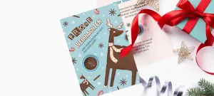 Weihnachtseinladung Weihnachtfeier mit festlichem Rentier, Geschenk im Hintergrund
