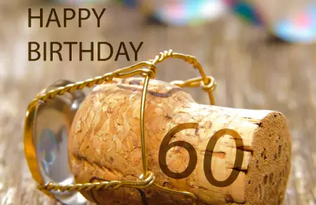 Korken mit der Zahl des runden Geburtstages, Spruch Happy Birthday darüber, als witzige Vorlage für die Geburtstagseinladung