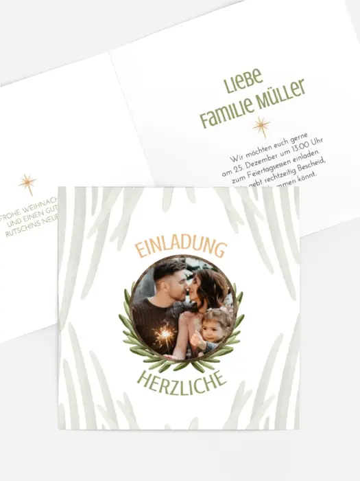 Einladung Weihnachten Kranz im Gras